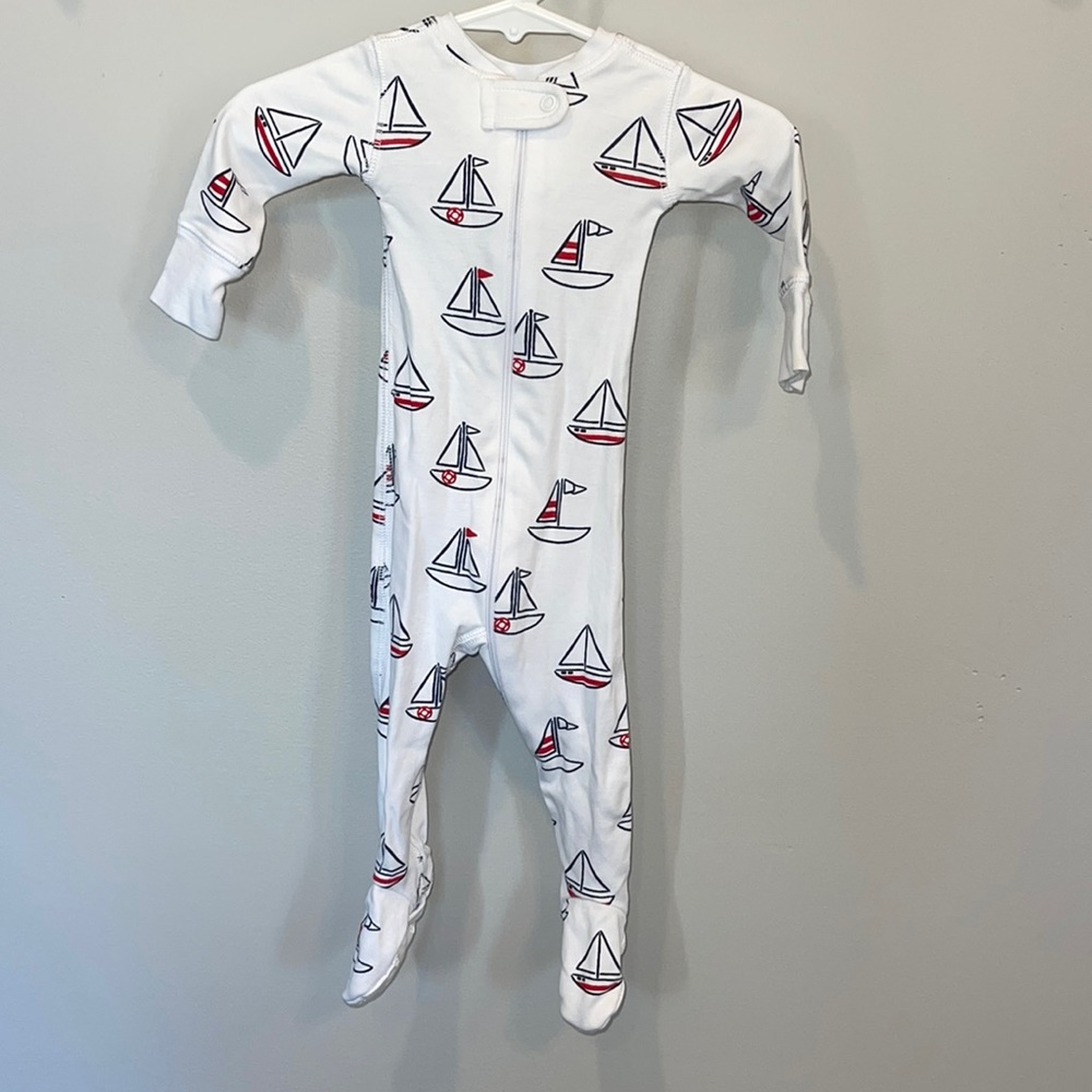 The Beaufort Bonnet Company Knox’s Night Night Sailboats 0-3 months NWOT